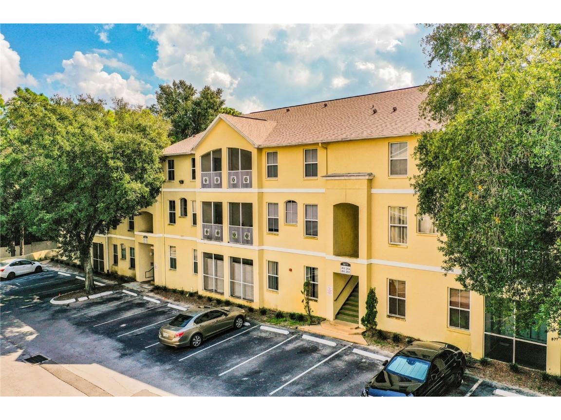 5011 Sunridge Palms Drive #202 Tampa FL 33617 L4941785 image1
