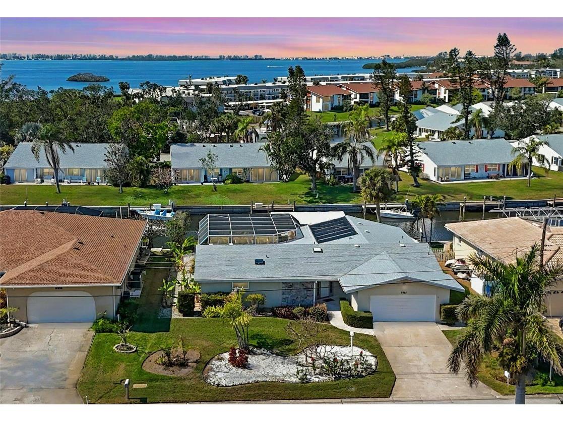 5012 Bimini Drive Bradenton FL 34210 - SALTWATER CANAL & SARASOTA BAY A4639775 image1