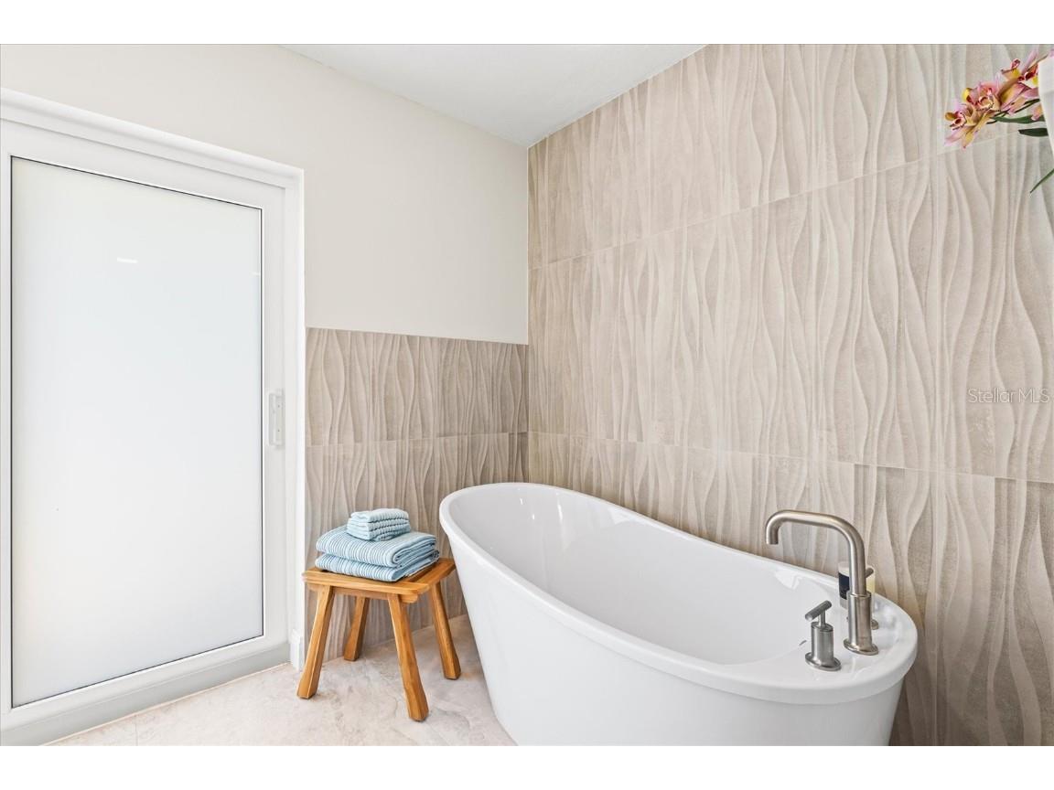 5012 Higel Avenue Sarasota FL 34242 A4658844 image47