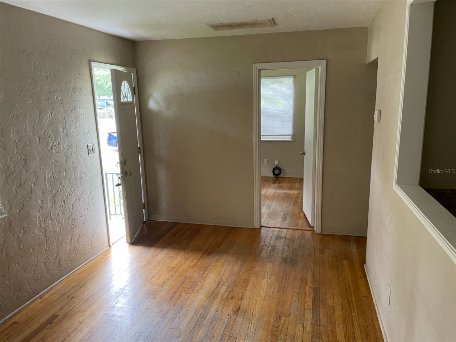 5013 20th Street N Saint Petersburg FL 33714 TB8526615 image2