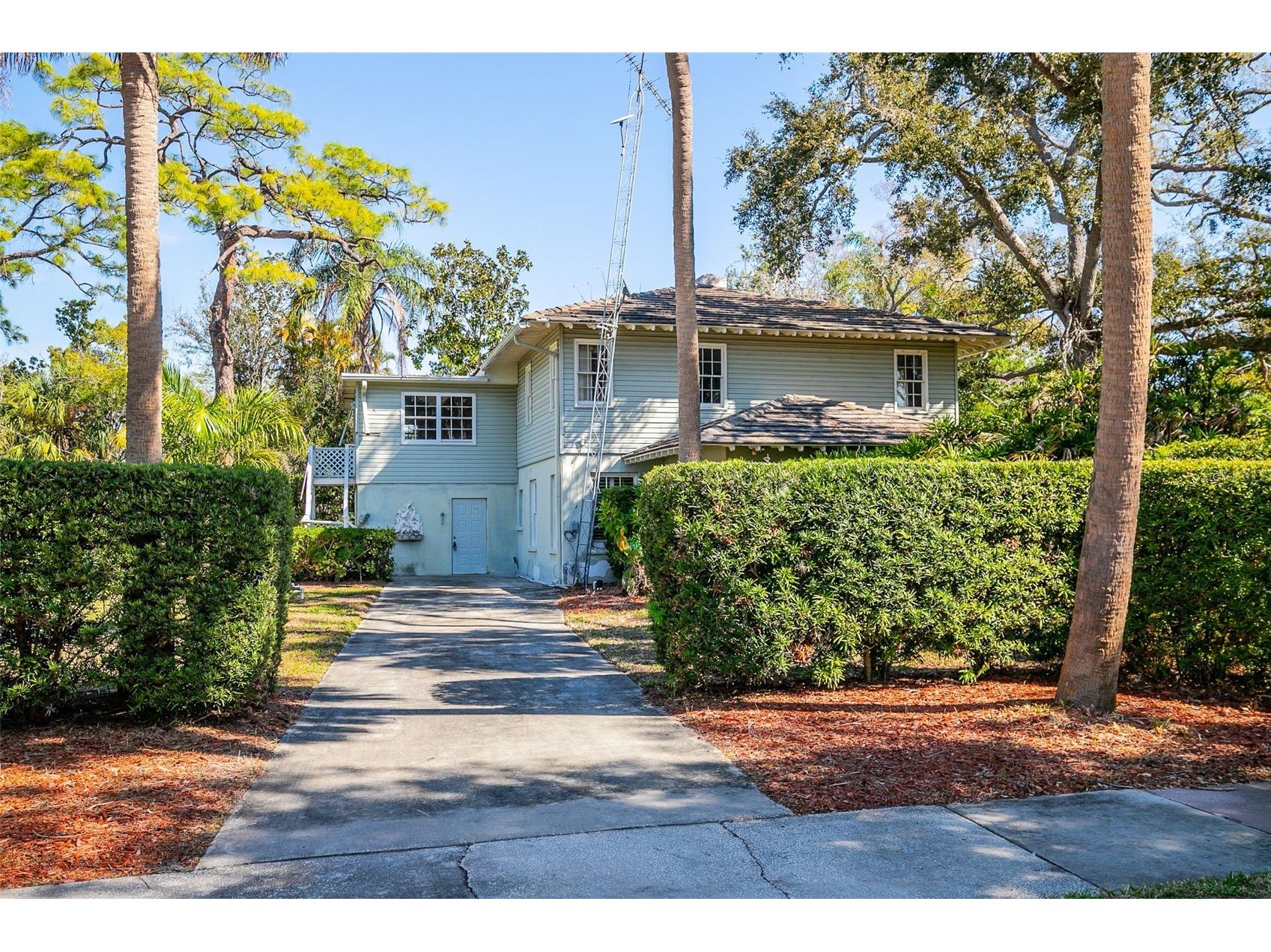 5013 Bay Shore Road Sarasota FL 34234 A4685711 image2