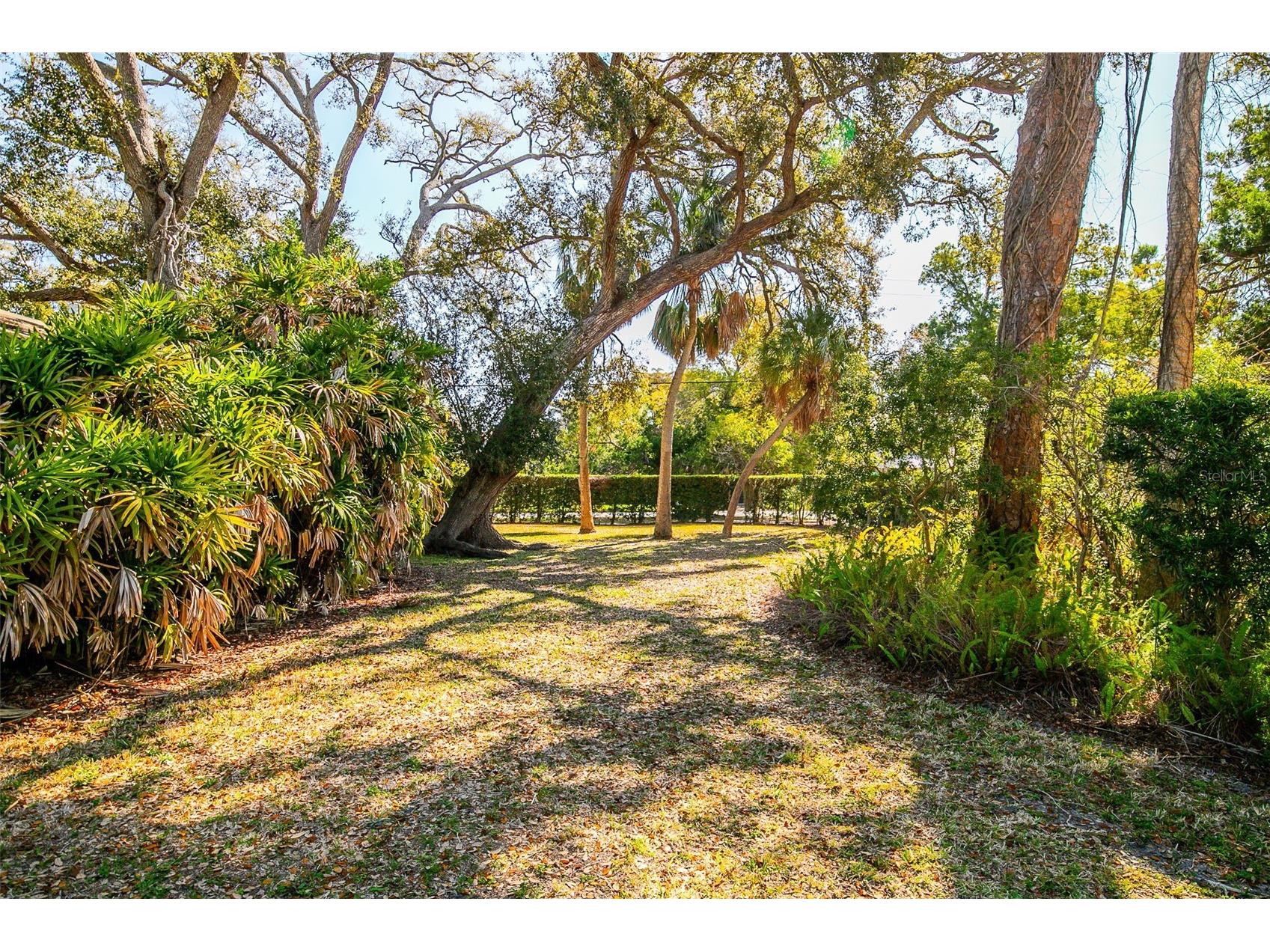 5013 Bay Shore Road Sarasota FL 34234 A4685711 image3