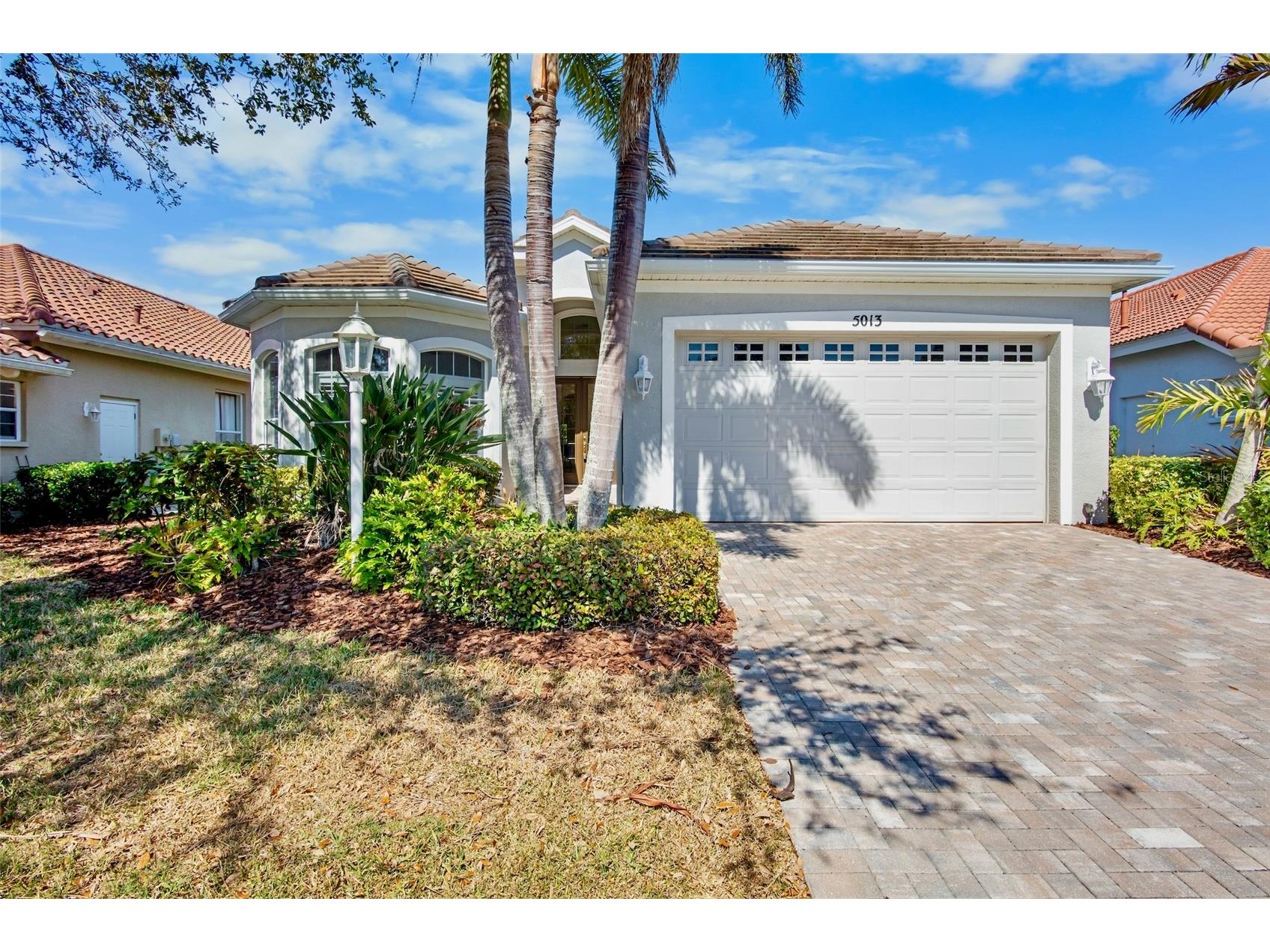5013 Hanging Moss Lane Sarasota FL 34238 A4683282 image1