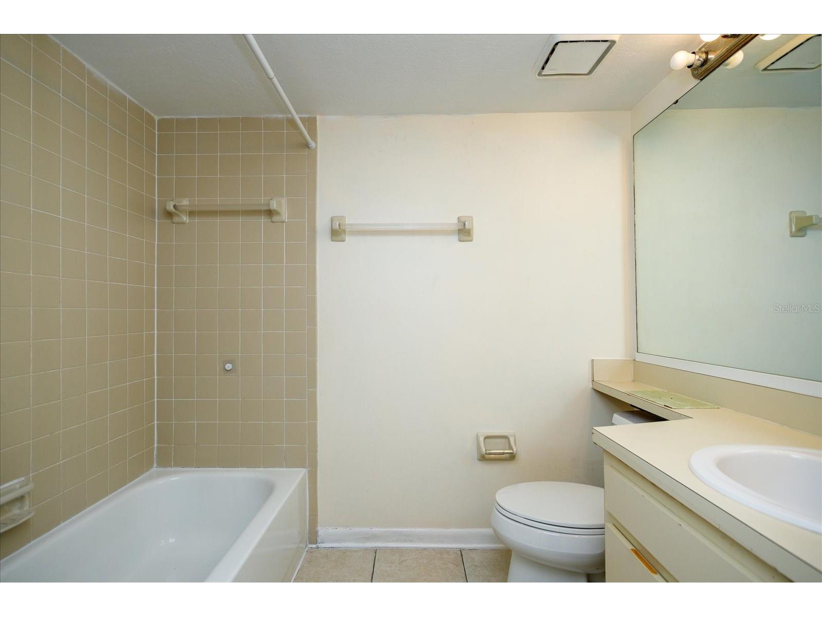 5013 Vineland Road #108 Orlando FL 32811 O6383956 image16