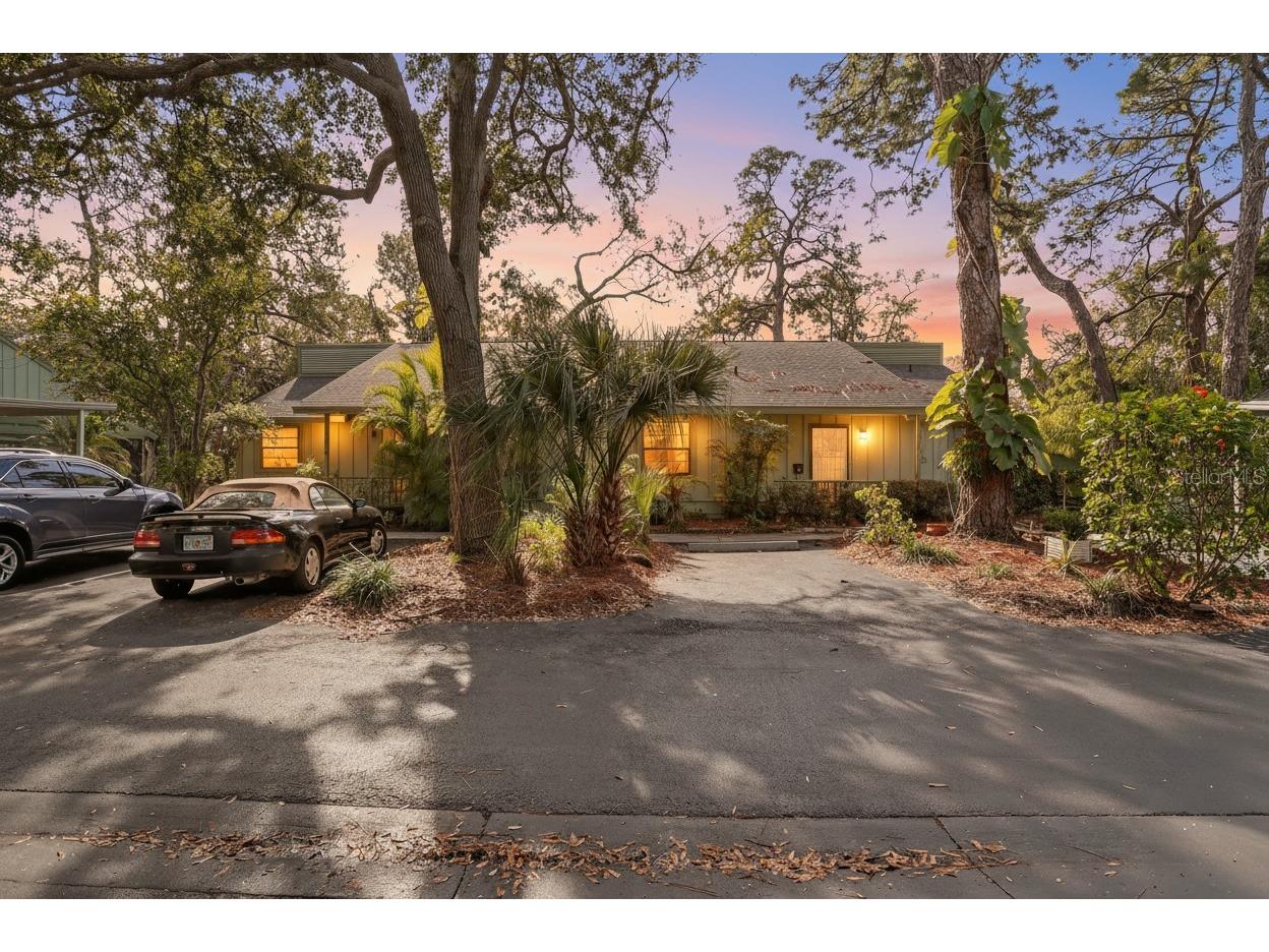 5014 Barrington Circle #2102 Sarasota FL 34234 TB8468599 image1