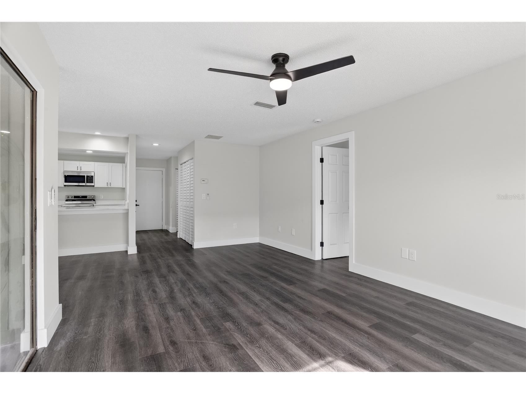 5014 Barrington Circle #2102 Sarasota FL 34234 TB8468599 image11