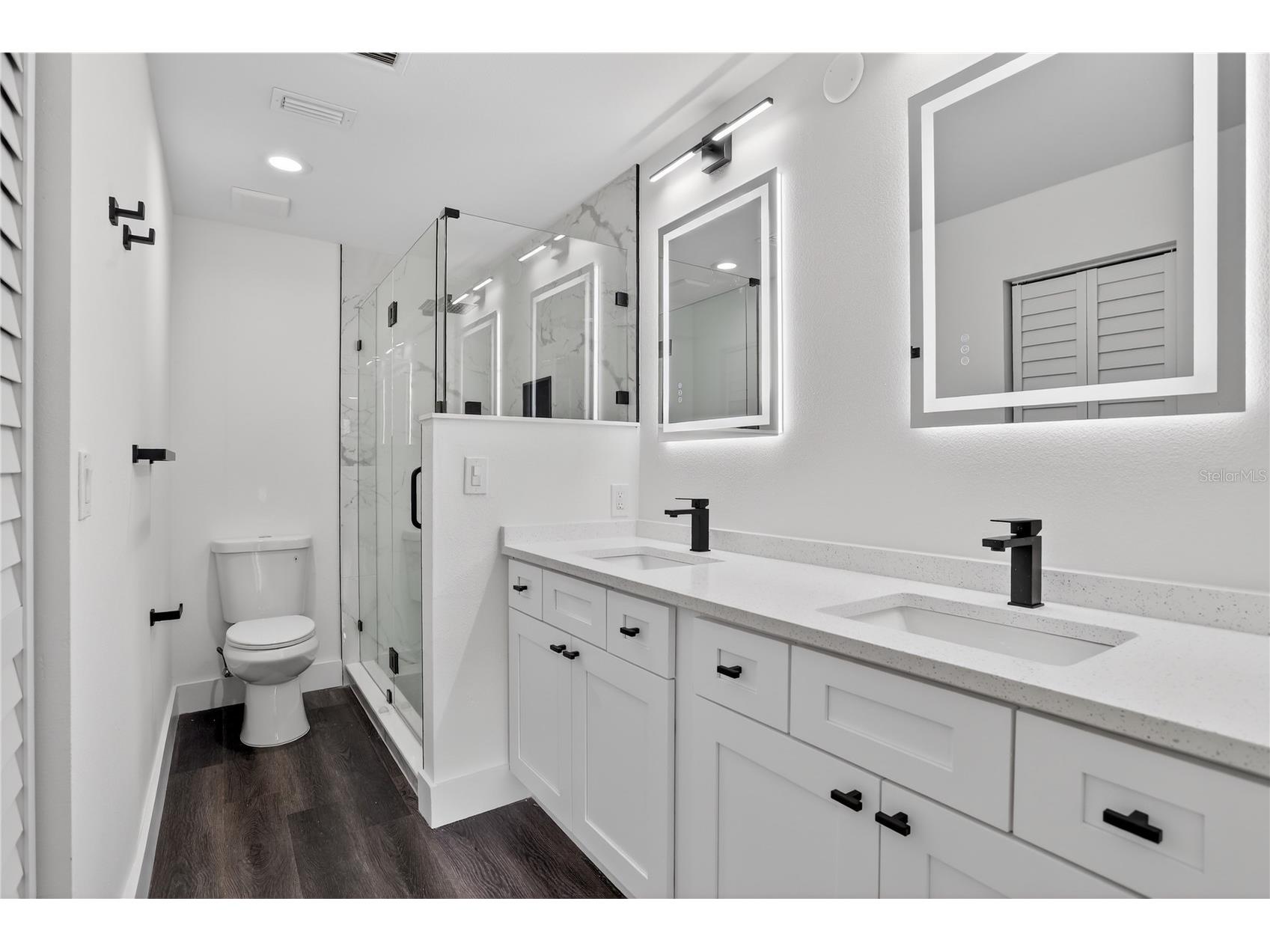 5014 Barrington Circle #2102 Sarasota FL 34234 TB8468599 image16