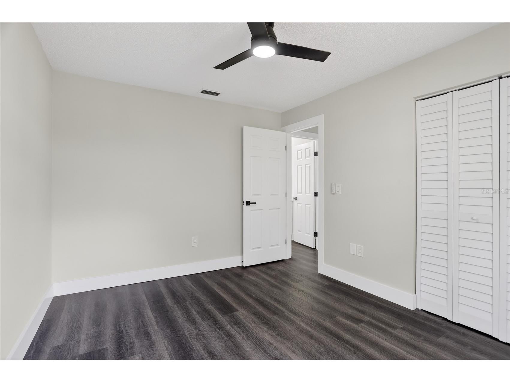 5014 Barrington Circle #2102 Sarasota FL 34234 TB8468599 image20
