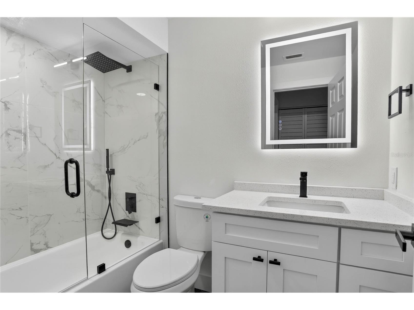 5014 Barrington Circle #2102 Sarasota FL 34234 TB8468599 image21