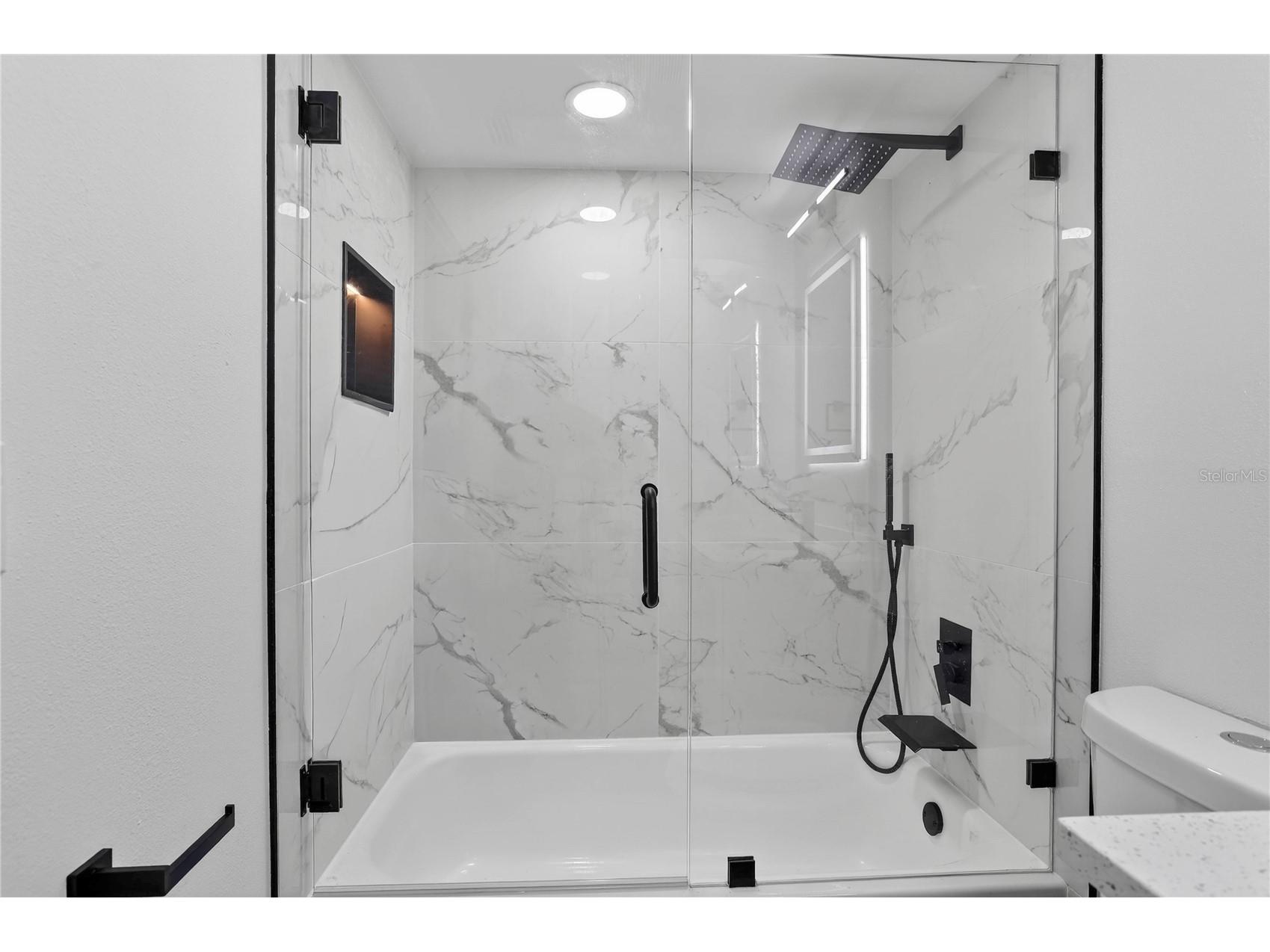 5014 Barrington Circle #2102 Sarasota FL 34234 TB8468599 image22