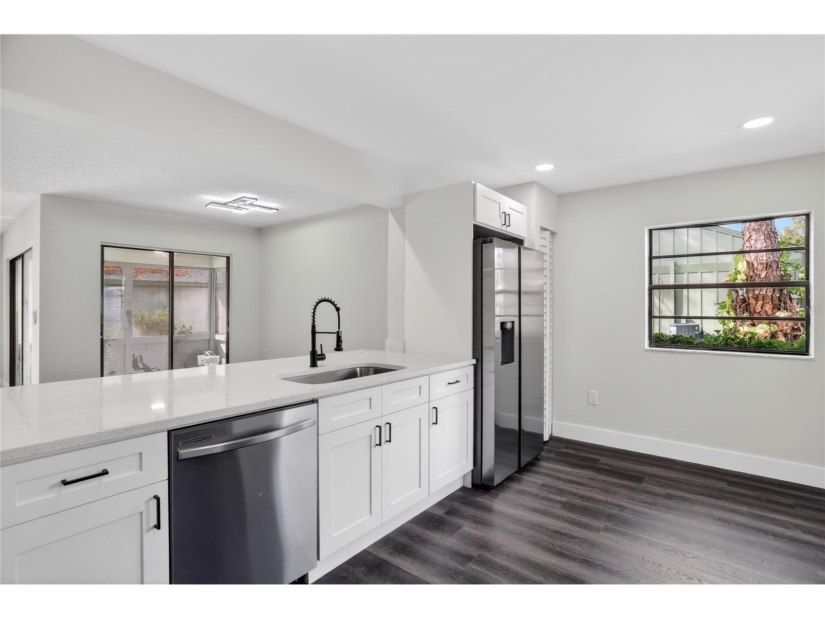 5014 Barrington Circle #2102 Sarasota FL 34234 TB8468599 image6