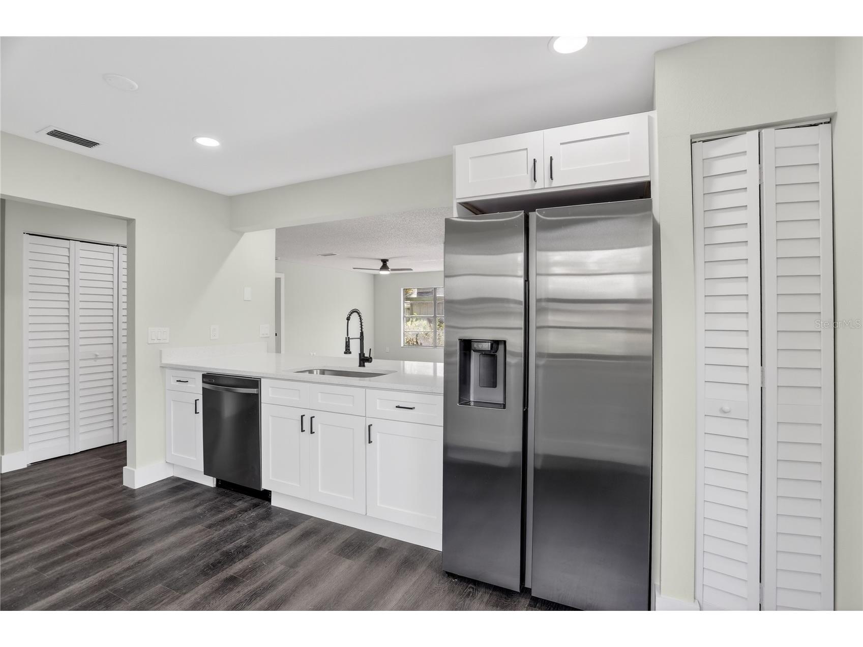 5014 Barrington Circle #2102 Sarasota FL 34234 TB8468599 image7