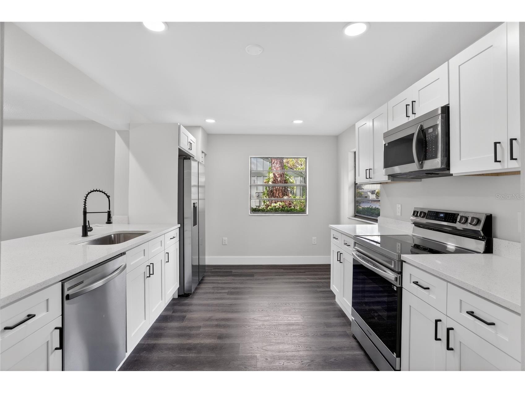 5014 Barrington Circle #2102 Sarasota FL 34234 TB8468599 image8