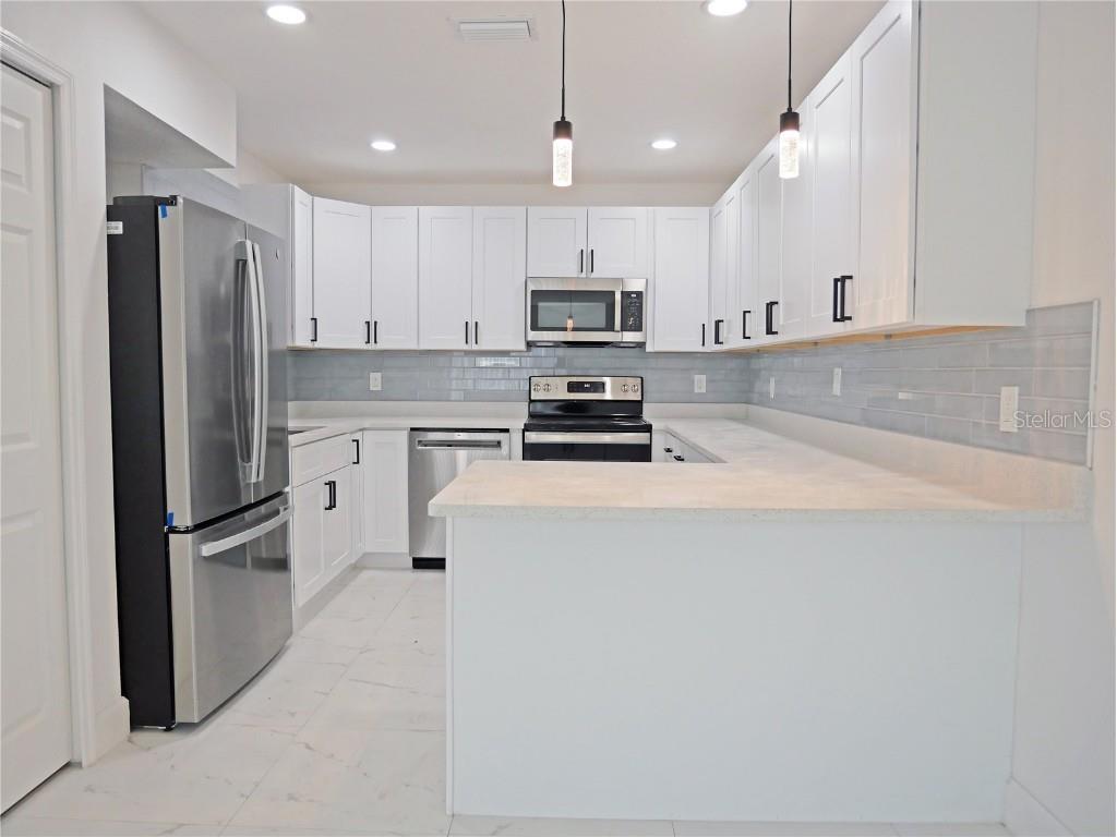 5014 Dr Martin Luther King Jr Street S Saint Petersburg FL 33705 TB8436339 image22