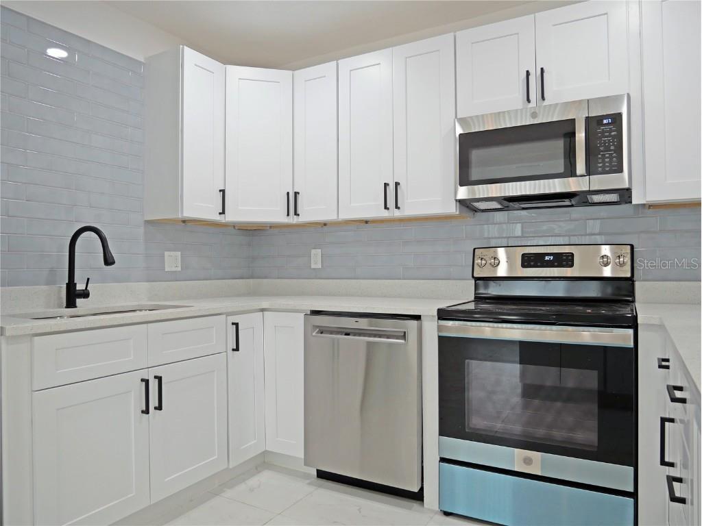 5014 Dr Martin Luther King Jr Street S Saint Petersburg FL 33705 TB8436339 image3