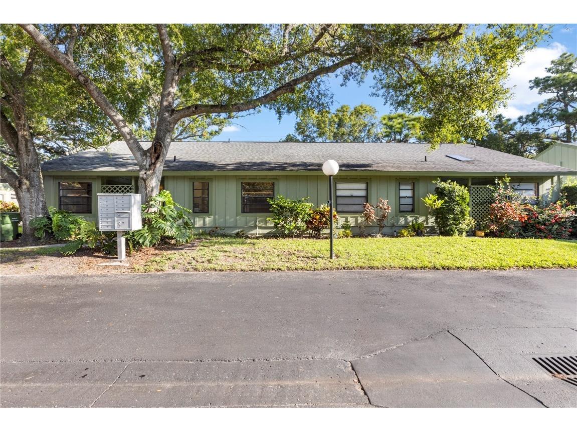 5015 Barrington Circle #201 Sarasota FL 34234 TB8427837 image1