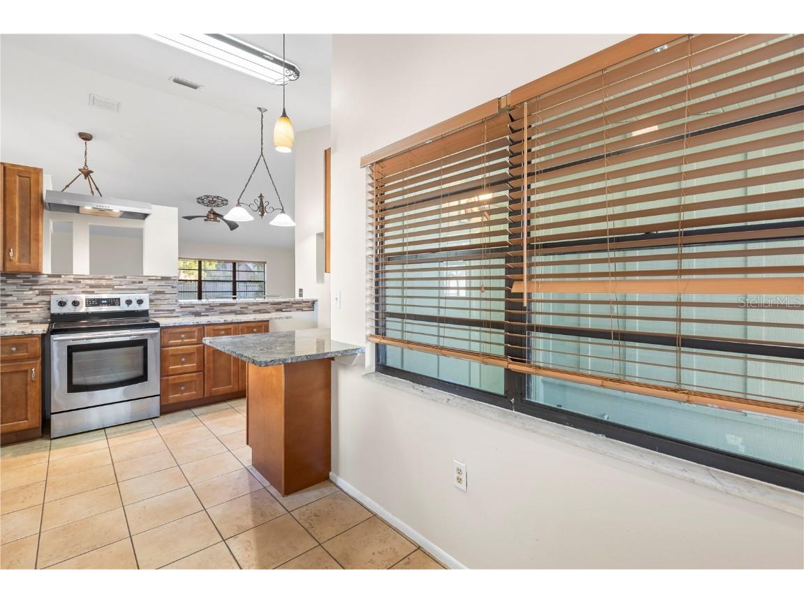 5015 Barrington Circle #201 Sarasota FL 34234 TB8427837 image10