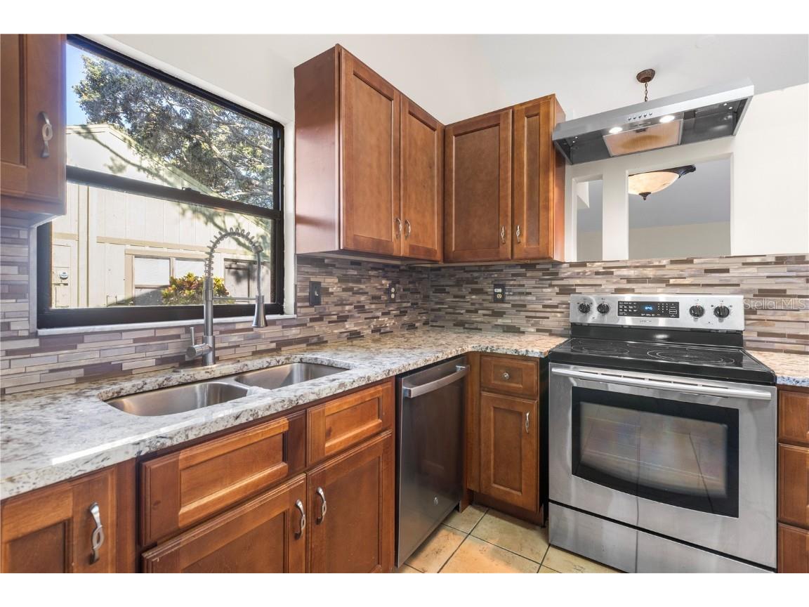 5015 Barrington Circle #201 Sarasota FL 34234 TB8427837 image11