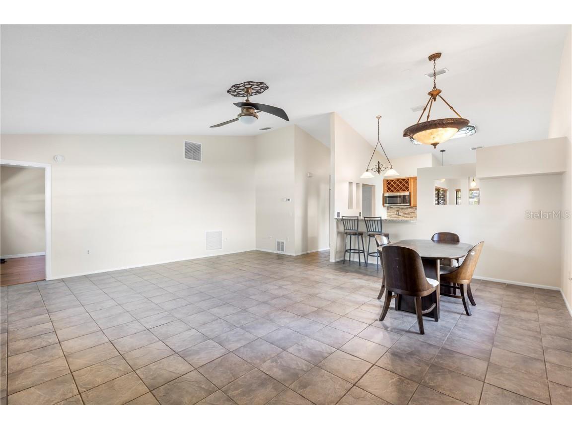 5015 Barrington Circle #201 Sarasota FL 34234 TB8427837 image17