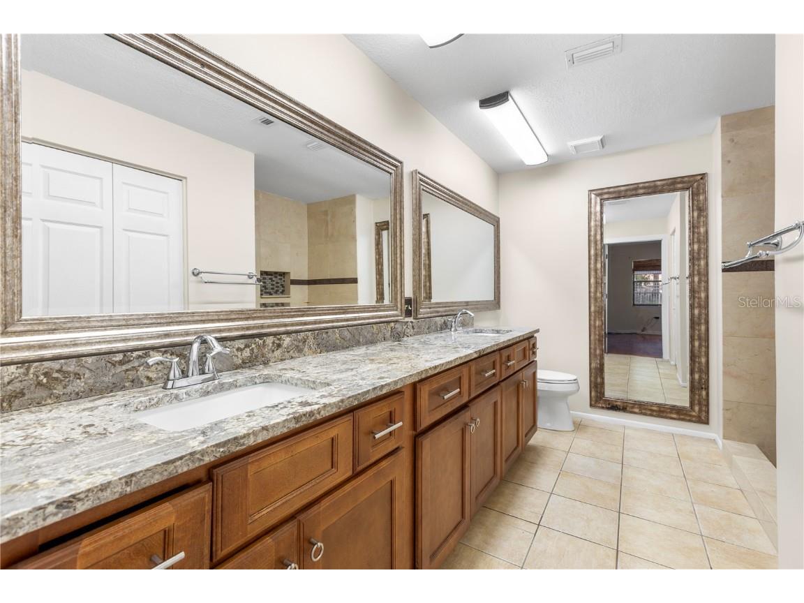 5015 Barrington Circle #201 Sarasota FL 34234 TB8427837 image19