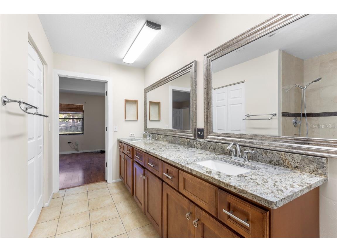 5015 Barrington Circle #201 Sarasota FL 34234 TB8427837 image21