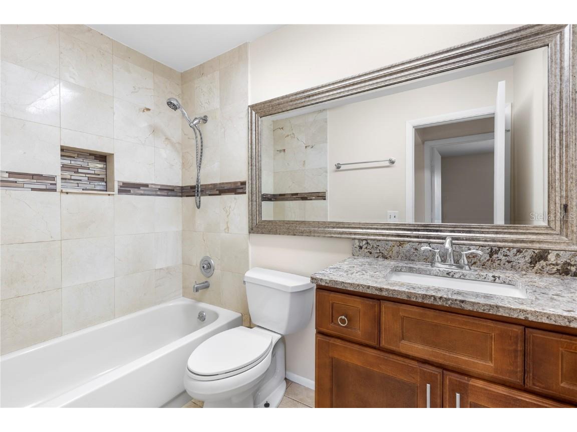 5015 Barrington Circle #201 Sarasota FL 34234 TB8427837 image26