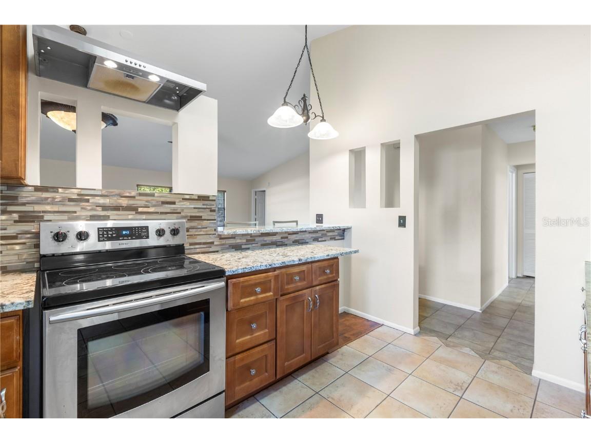 5015 Barrington Circle #201 Sarasota FL 34234 TB8427837 image4