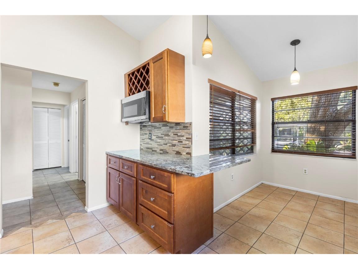 5015 Barrington Circle #201 Sarasota FL 34234 TB8427837 image5