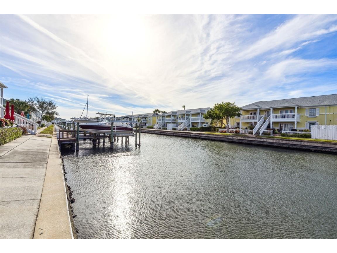 5015 Coquina Key Drive SE #C Saint Petersburg FL 33705 U8223070 image1