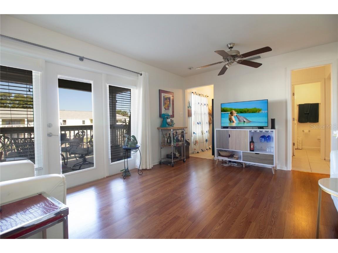 5015 Coquina Key Drive SE #F Saint Petersburg FL 33705 - TAMPA BAY TB8437073 image3