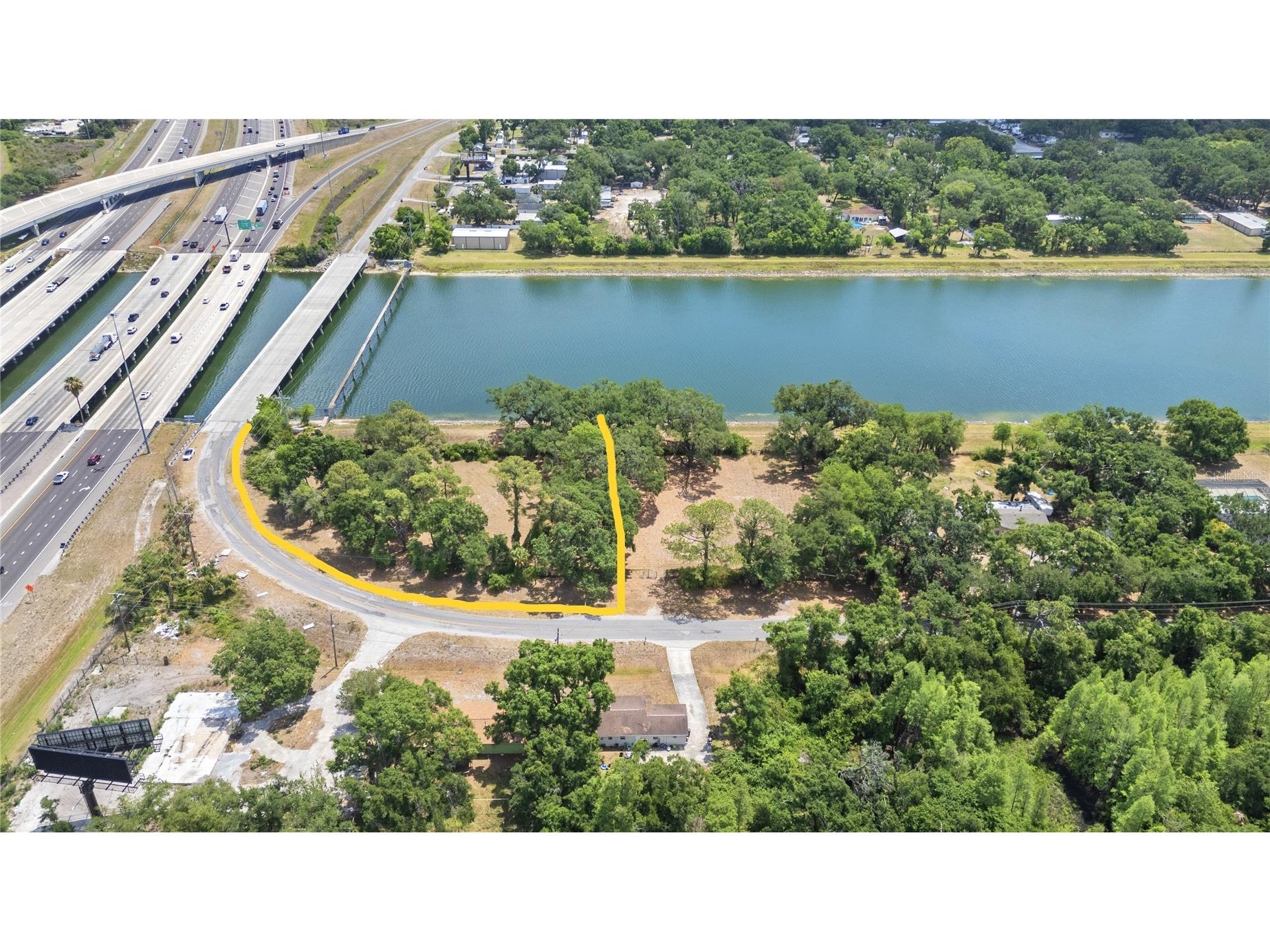 5015 Garden Lane Tampa FL 33610 TB8505369 image1