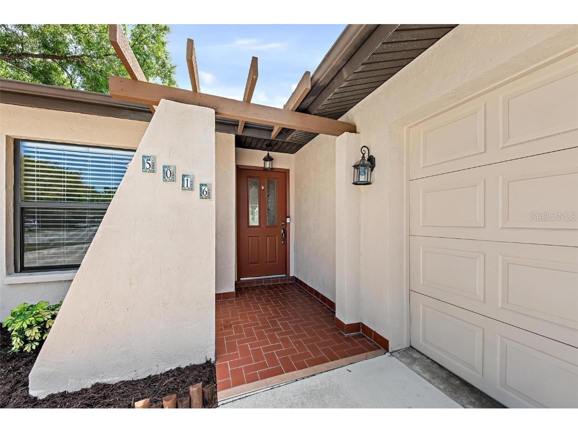 5016 79th Avenue Plz E Sarasota FL 34243 A4563141 image1