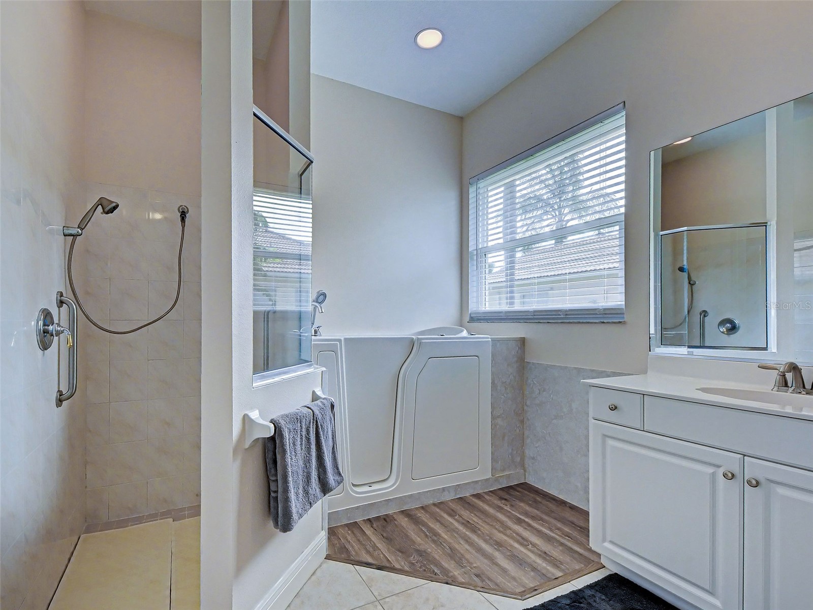 5017 Bella Terra Drive Venice FL 34293 D6147676 image32