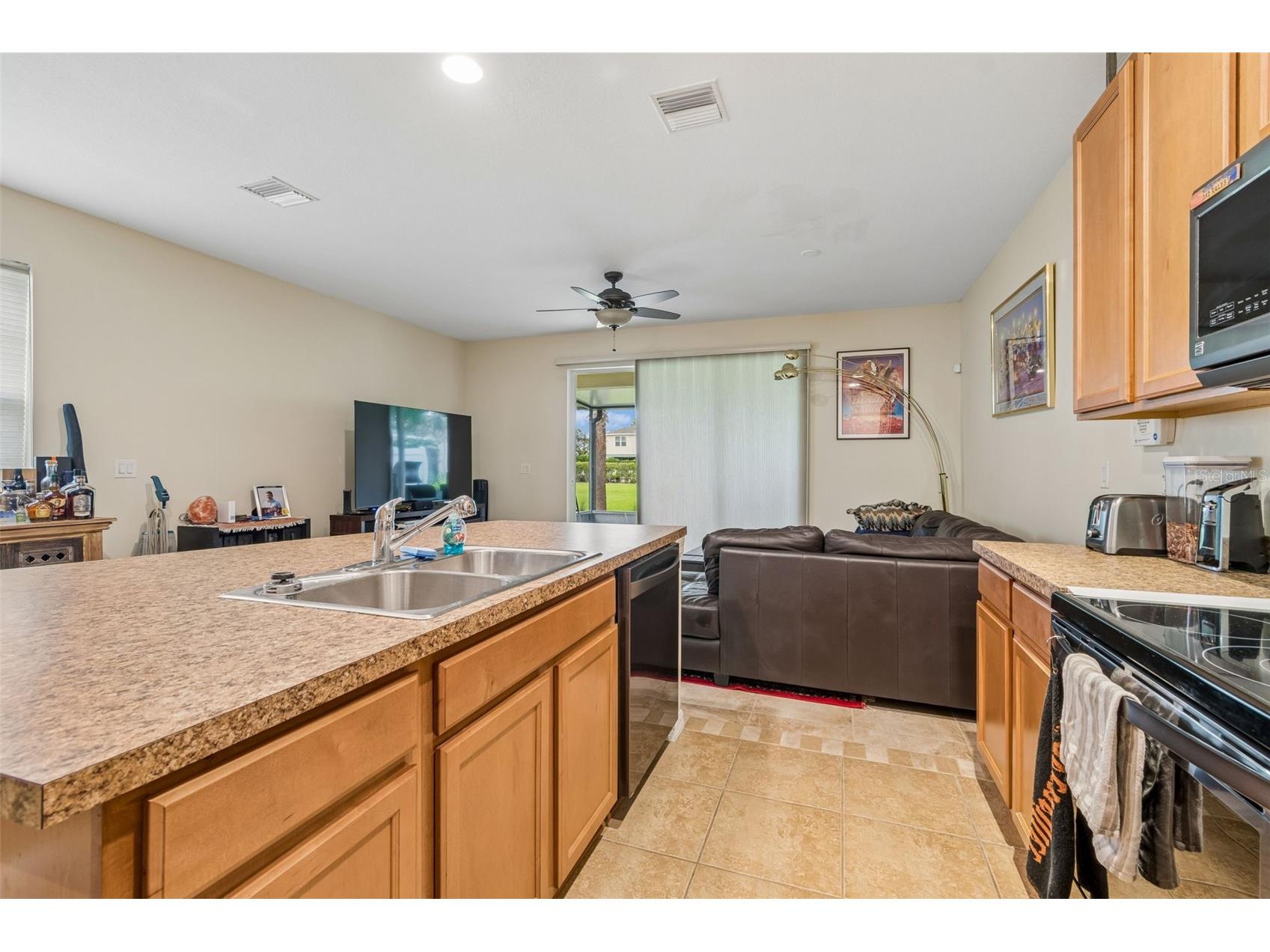 5017 White Sanderling Court Tampa FL 33619 TB8514465 image12