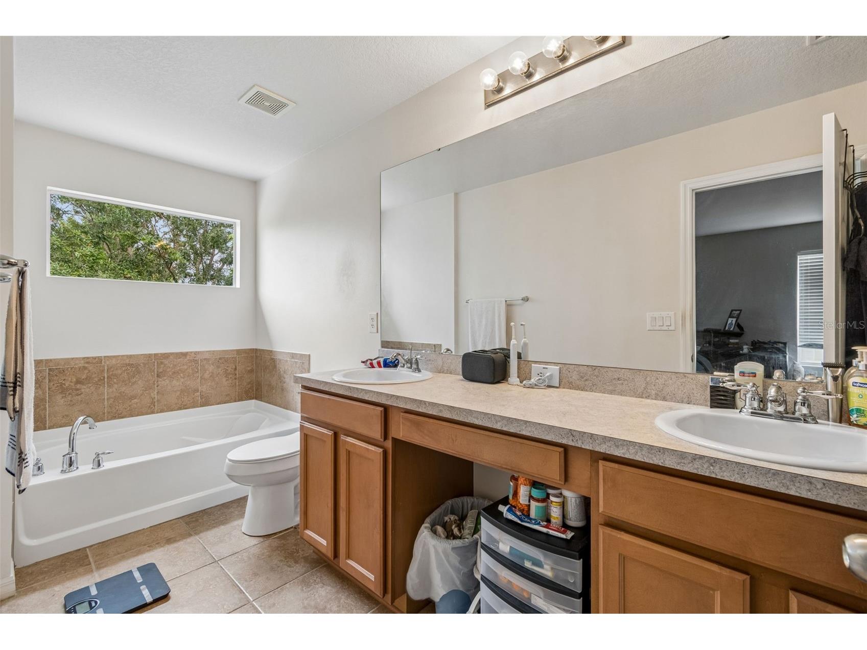 5017 White Sanderling Court Tampa FL 33619 TB8514465 image28