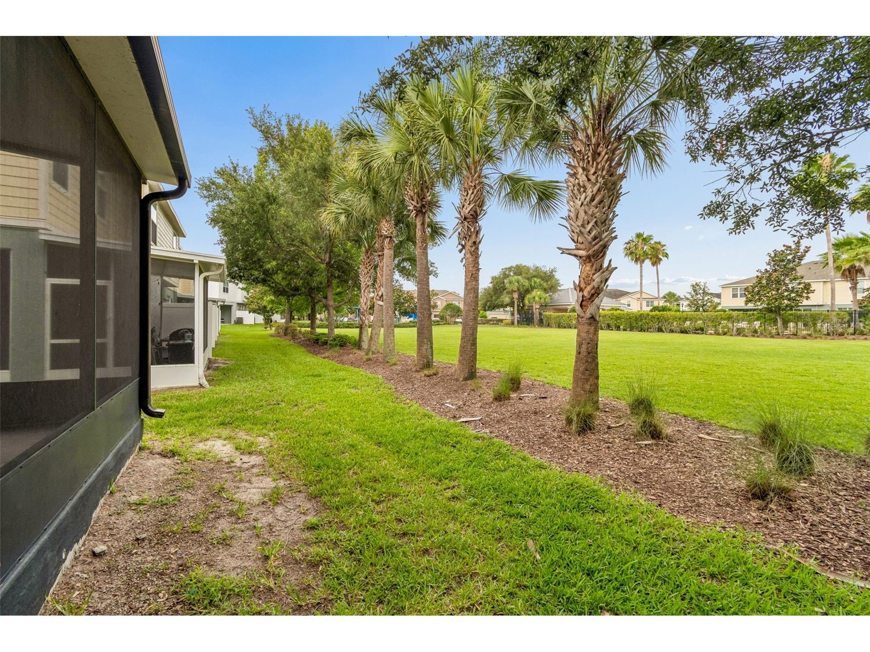 5017 White Sanderling Court Tampa FL 33619 TB8514465 image45