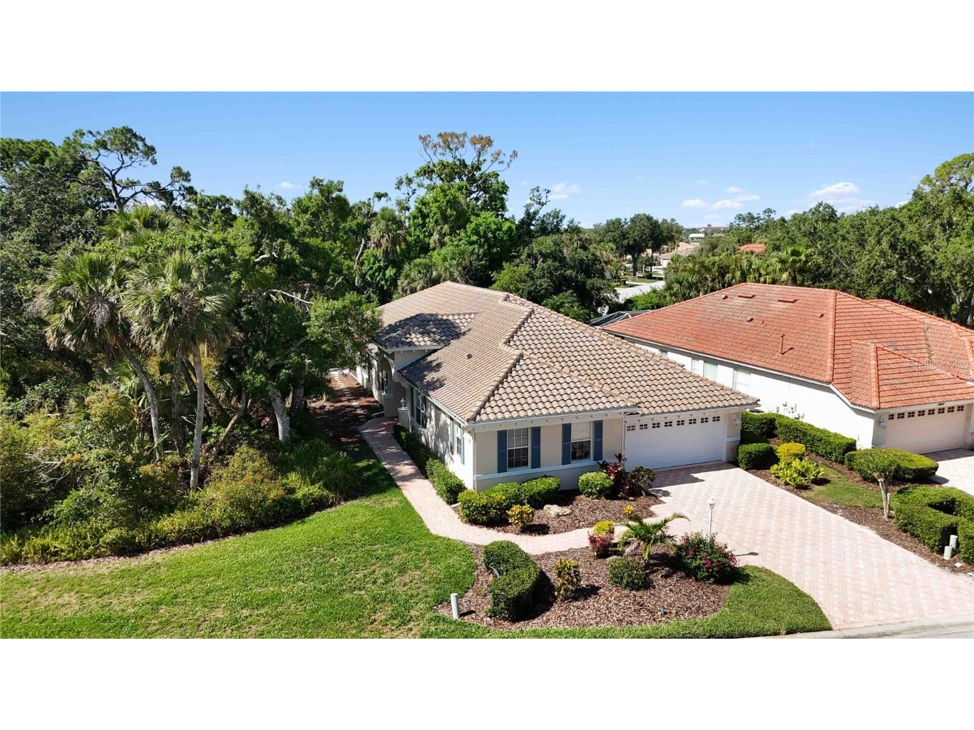 5018 Hanging Moss Lane Sarasota FL 34238 A4655261 image1