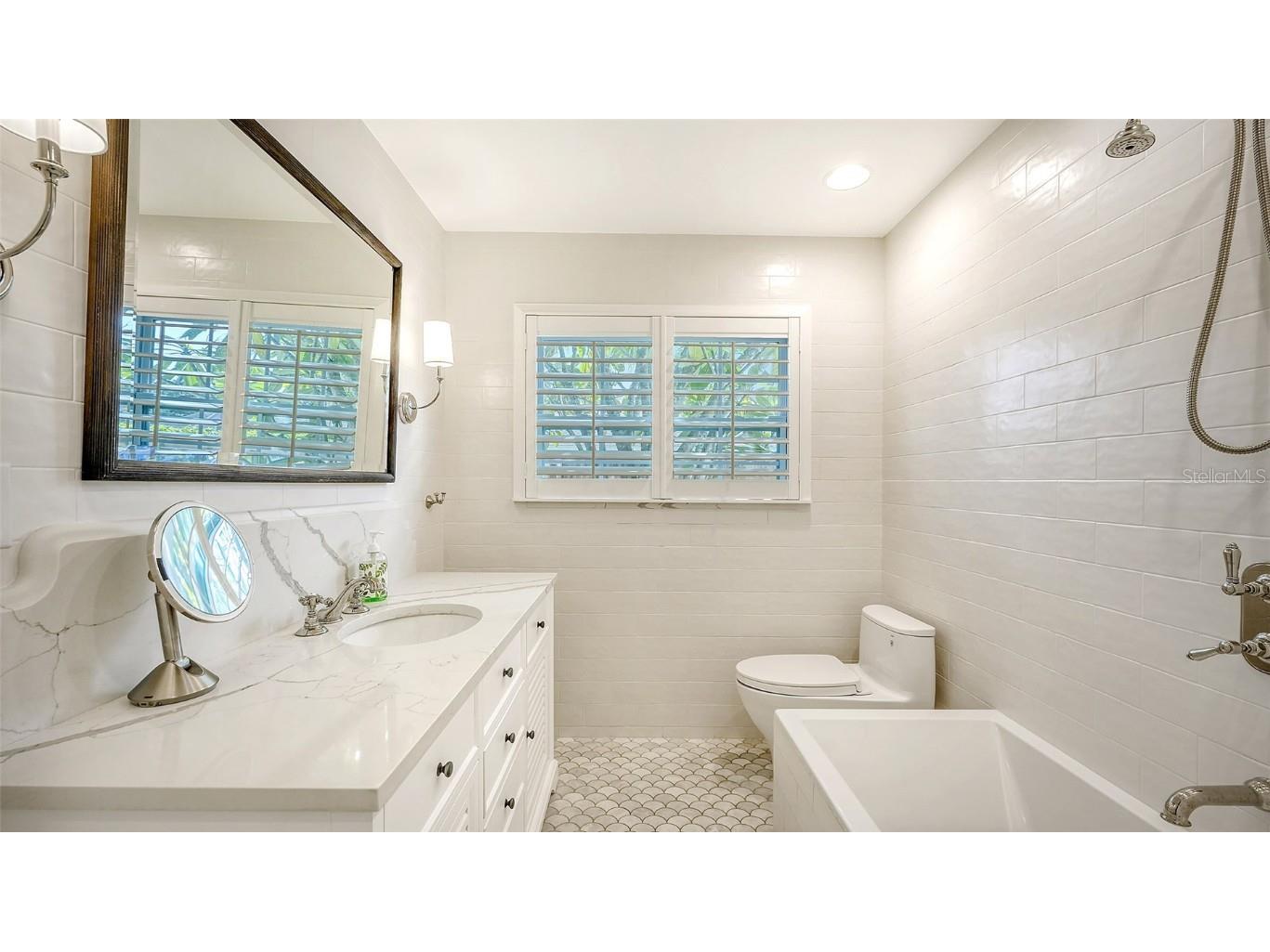 5018 W Country Club Drive Sarasota FL 34243 A4621324 image26