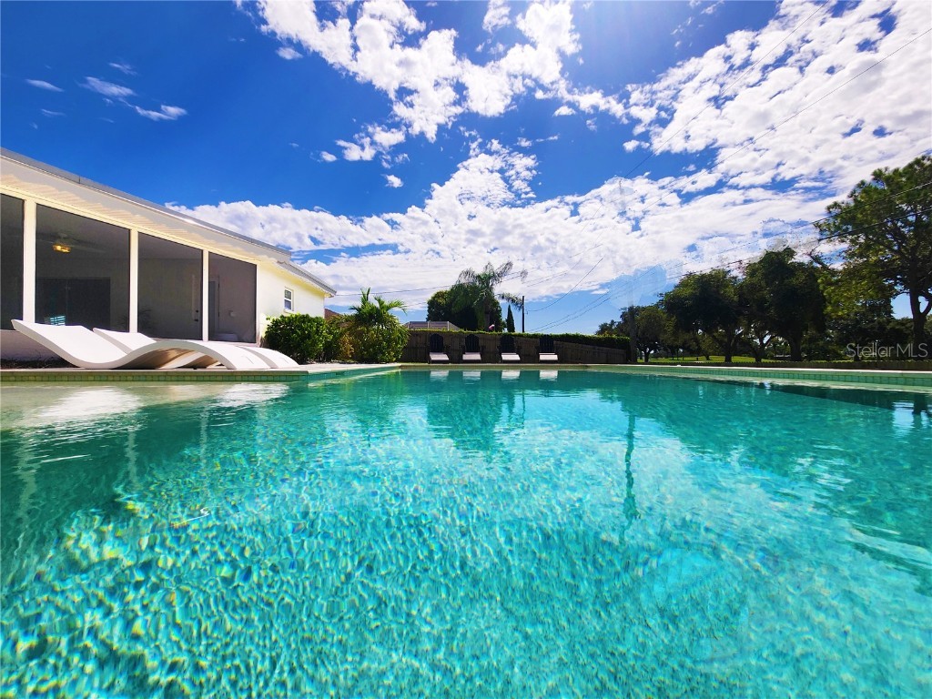 5018 W Country Club Drive Sarasota FL 34243 A4621324 image6