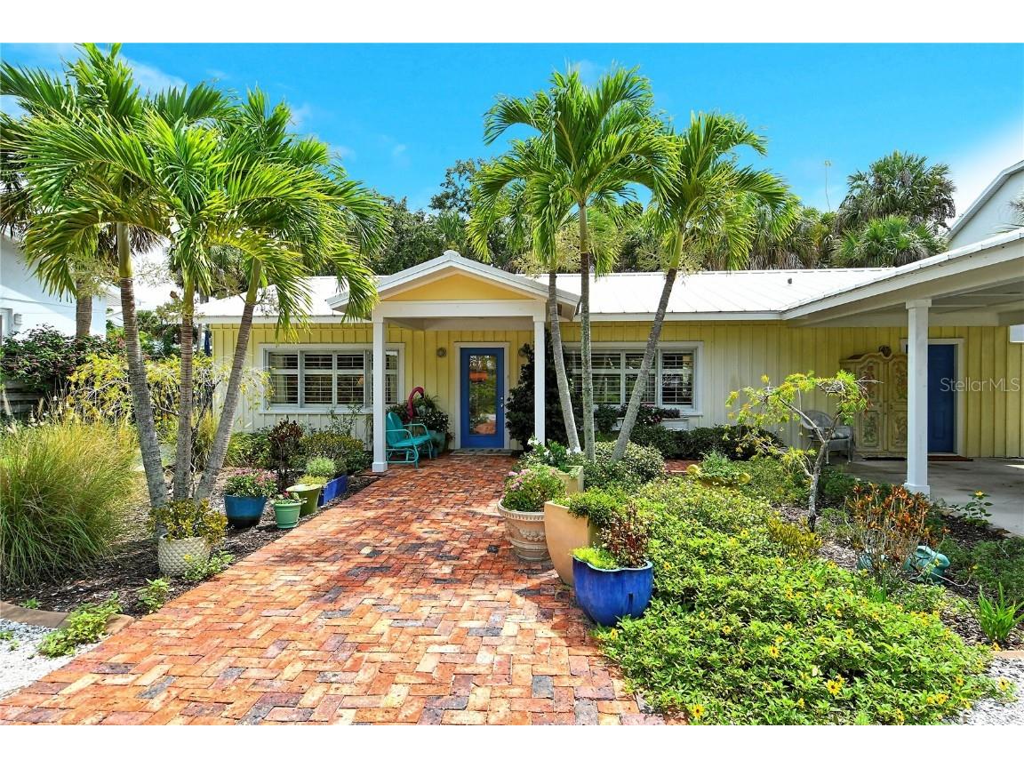 5019 Commonwealth Drive Sarasota FL 34242 A4574690 image1