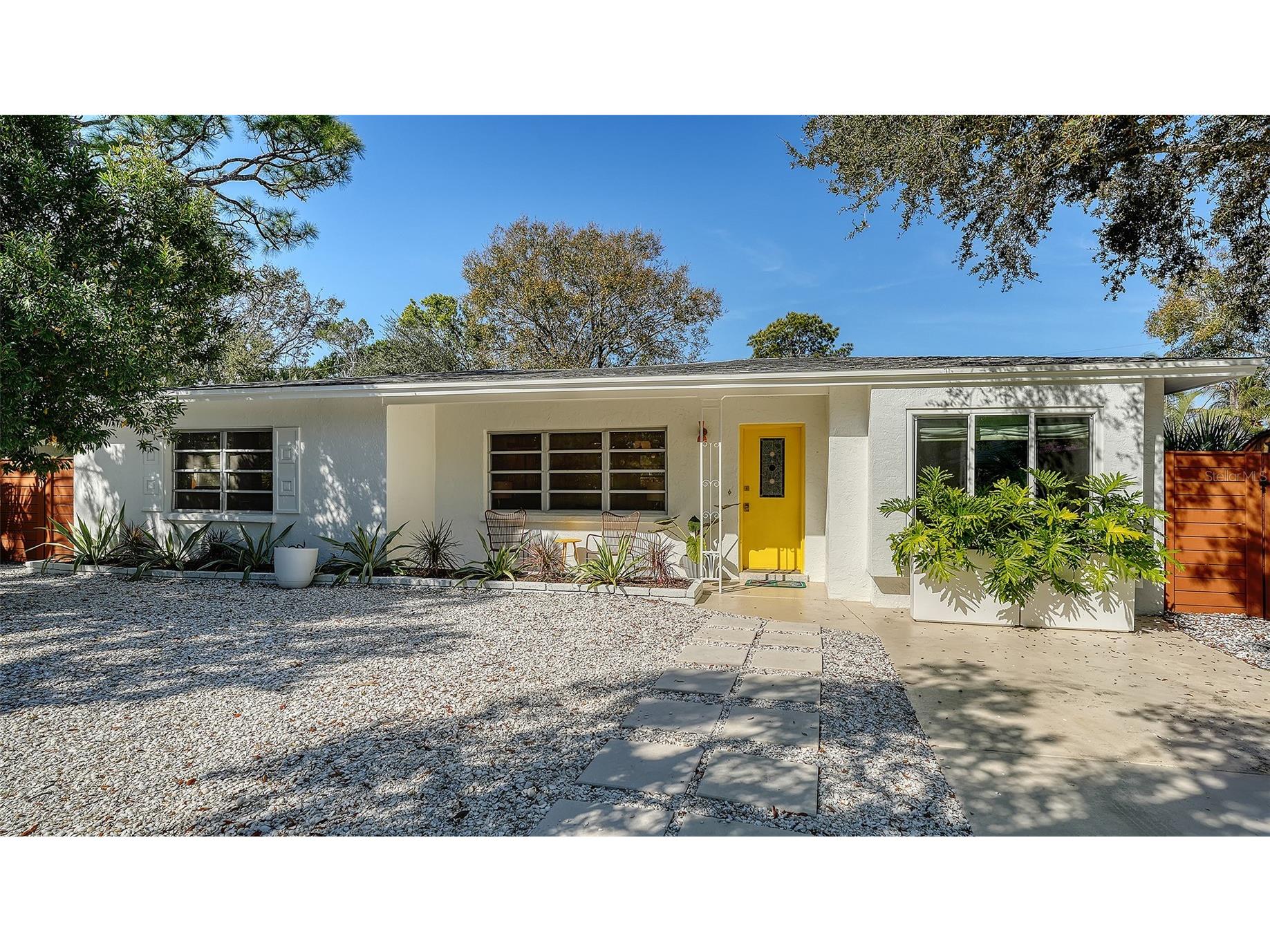 5019 Stevens Drive Sarasota FL 34234 A4683765 image1