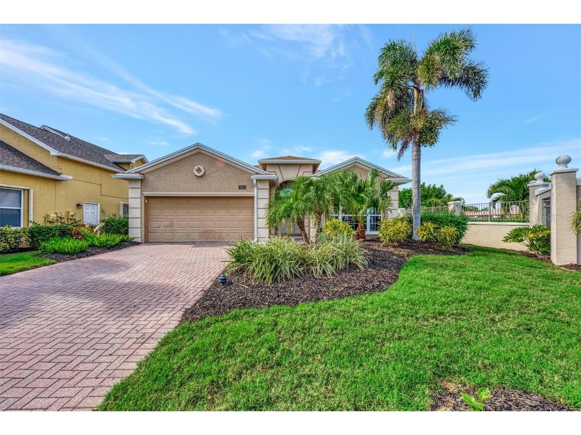 502 Eden Drive Englewood FL 34223 - CANAL TO FORKED CREEK D6134071 image1