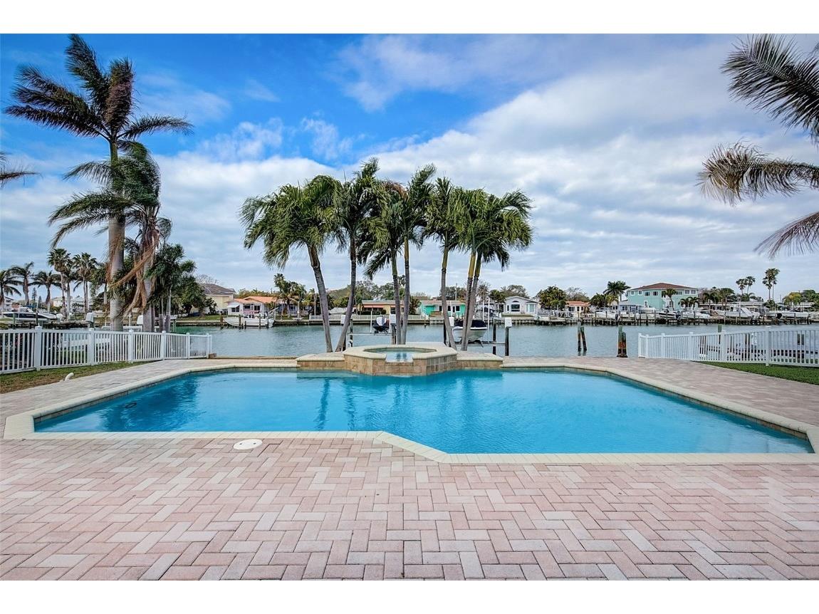 502 Johns Pass Avenue Madeira Beach FL 33708 U8228746 image1