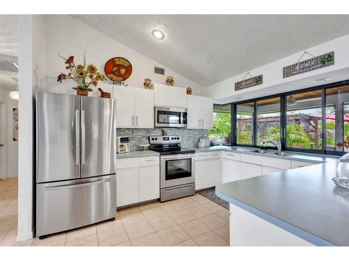 502 SE Guava Terrace Port Saint Lucie FL 34983 OM703532 image2