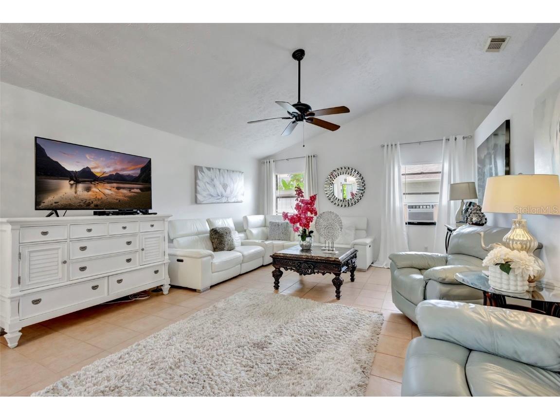 502 SE Guava Terrace Port Saint Lucie FL 34983 OM703532 image5