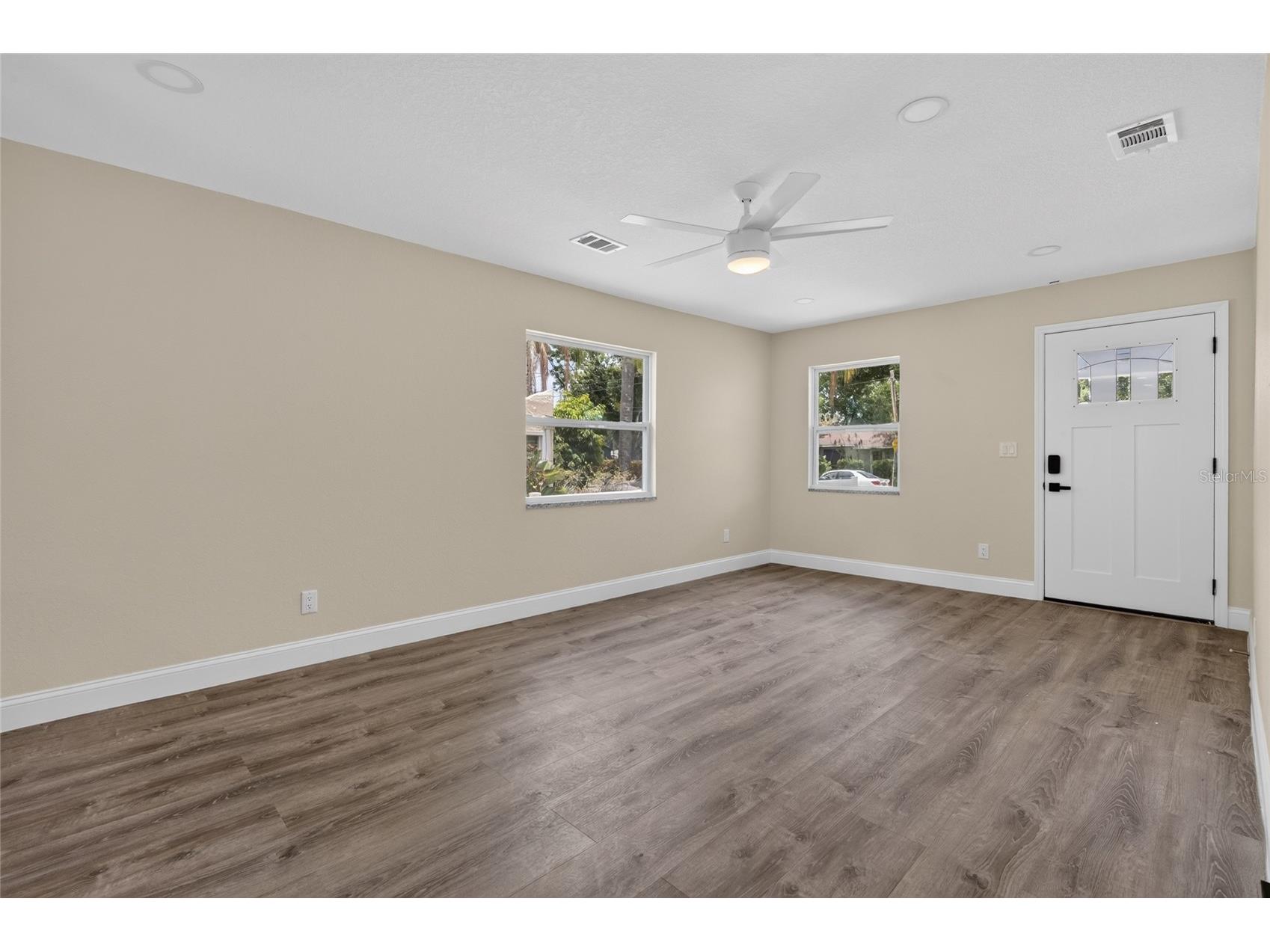 5020 22nd Street N Saint Petersburg FL 33714 TB8526127 image11