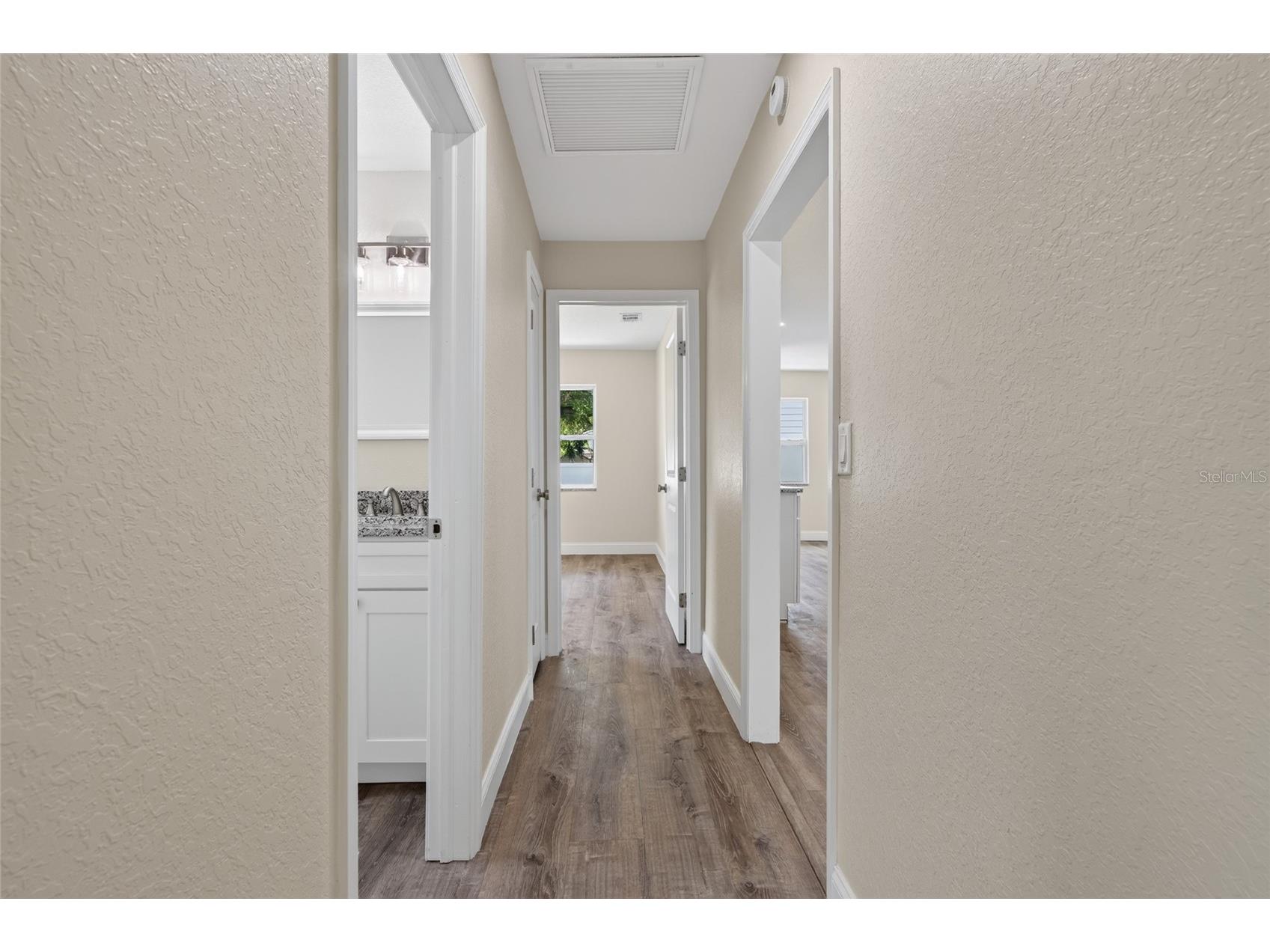 5020 22nd Street N Saint Petersburg FL 33714 TB8526127 image18