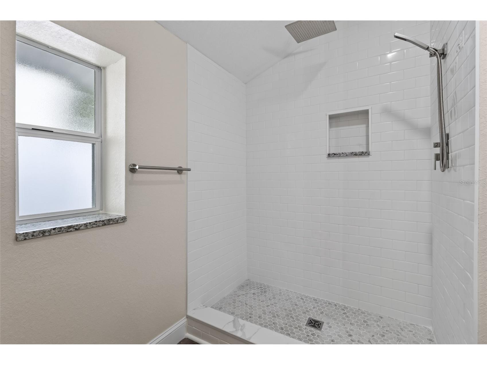 5020 22nd Street N Saint Petersburg FL 33714 TB8526127 image27