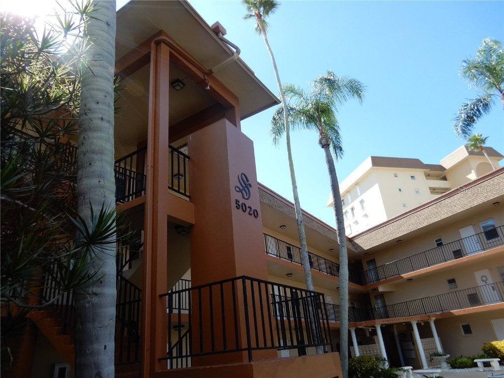 5020 Brittany Drive S #214 Saint Petersburg FL 33715 - BOCA CIEGA BAY U8142062 image1