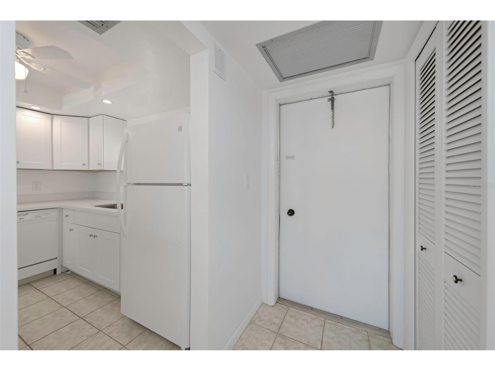 5020 Brittany Drive S #224 Saint Petersburg FL 33715 - GULF OF AMERICA/BOCA CIEGA BAY TB8463101 image7